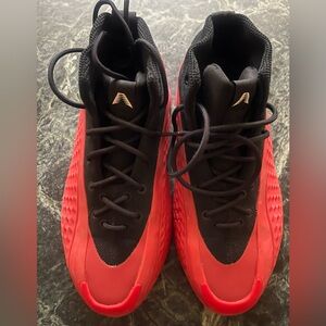 AE Adidas 1 Low Men’s Basketball Shoes gently used size 6